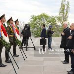 Հայաստանի բարձրագույն ղեկավարությունը հարգանքի տուրք մատուցեց Հայոց ցեղասպանության զոհերի հիշատակին